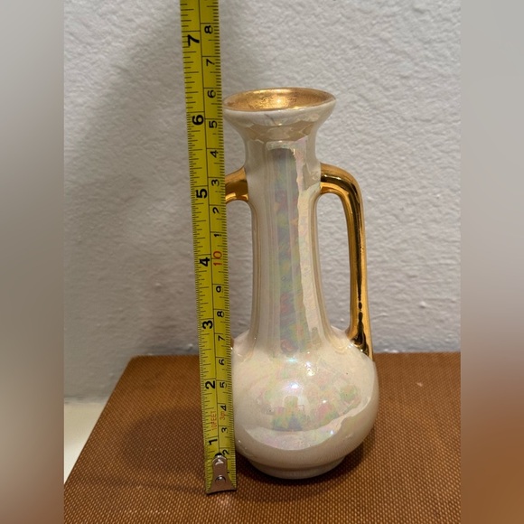Vintage Pearl China Co. 22 KT Gold Hand Decorated Double Handled Iridescent Vase - Picture 5 of 6